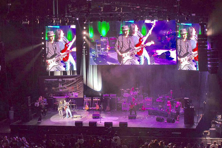 Performing with John Payne (Asia), Steve Augeri (Journey), Fee Waybill (The Tubes), Bobby Kimball (Toto), Lou Gramm (Foreigner, Rock & Roll Hall of Fame) - Coliseo de Puerto Rico