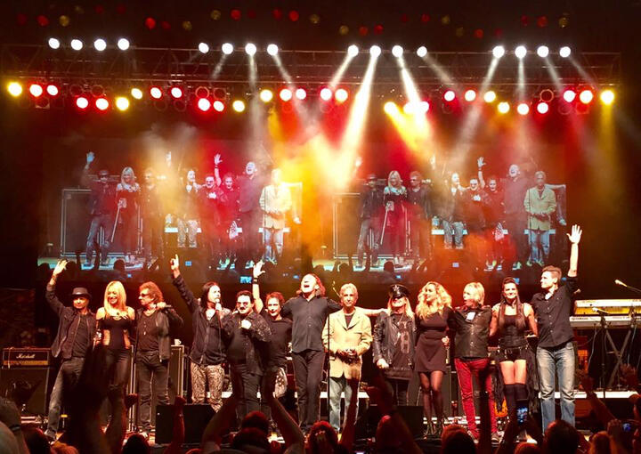 Performing with Mickey Thomas (Starship), John Payne (Asia), Bobby Kimball (Toto), Fee Waybill (The Tubes), Steve Walsh (Kansas), Robin Zander (Cheap Trick, RRHOF) - Hertz Arena